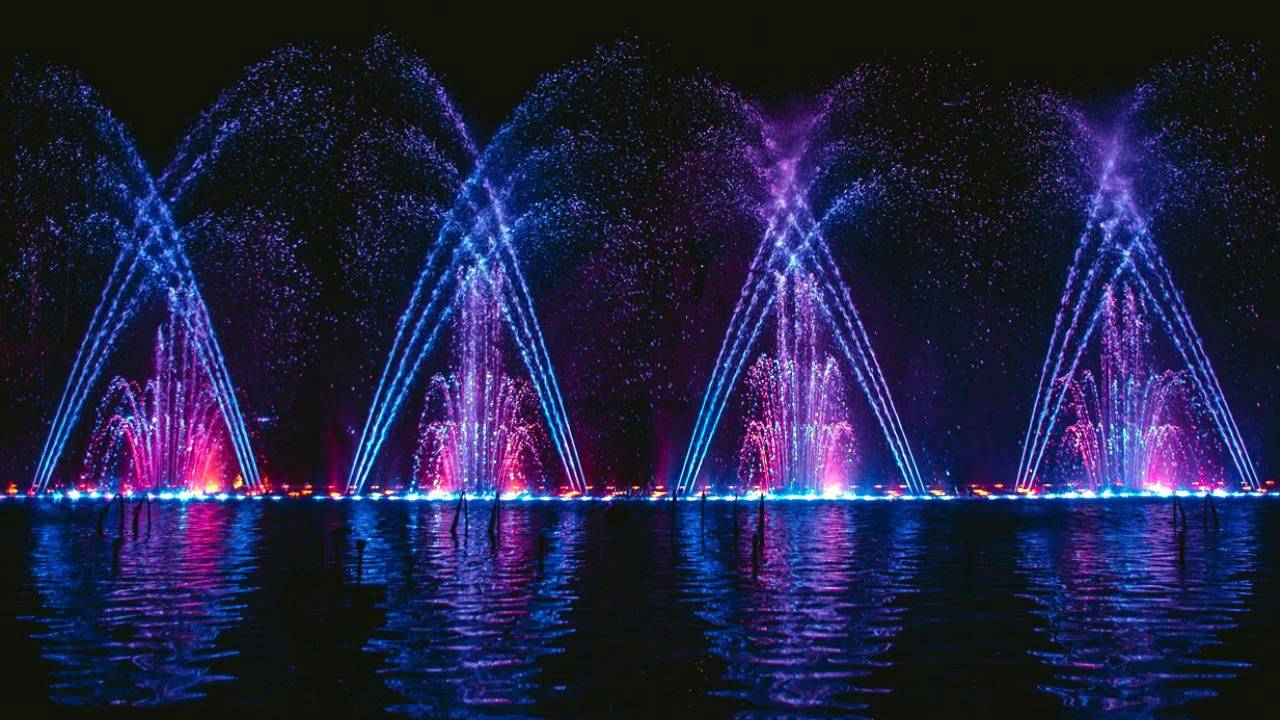 Шоу танцующих фонтанов 