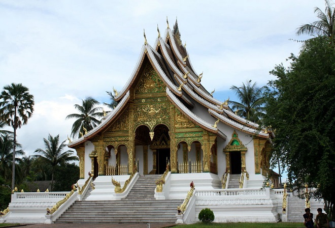 Королевский дворец и храм Хо Кхам